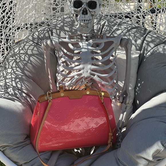 Louis Vuitton Brea Vernis MM coral bag USED GC. - Picture 2 of 16